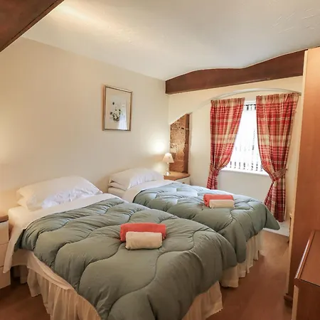The Coach House بيت للعطل ويغتون