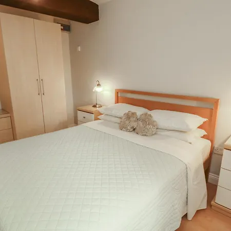 The Coach House بيت للعطل ويغتون
